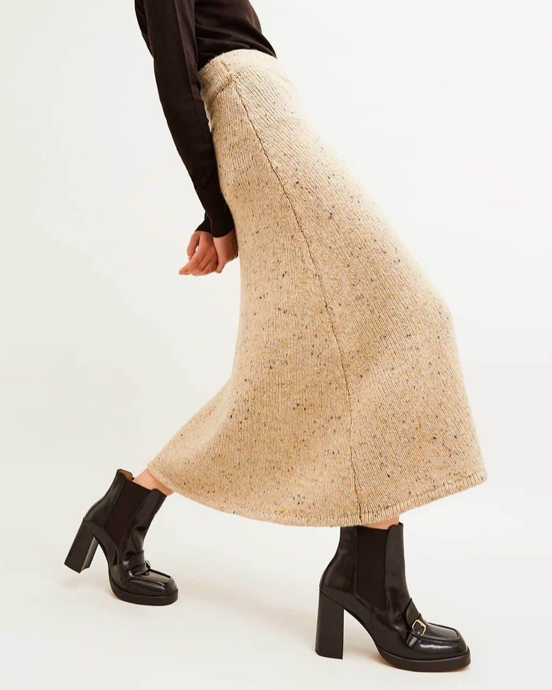 ティラマーチのインスタグラム：「Boots season is on. Discover our new collection   #tilamarch #boots」