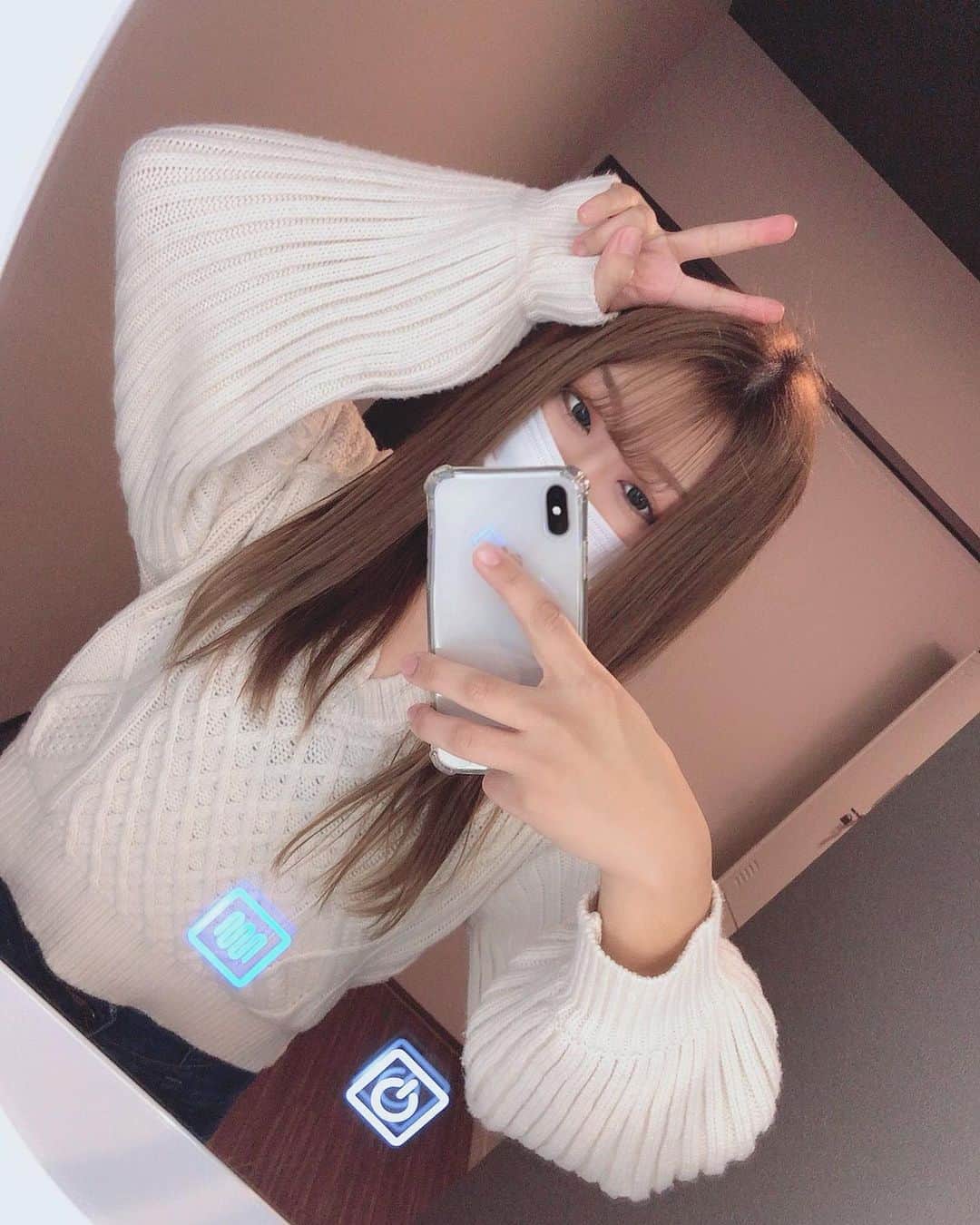 なぁのインスタグラム：「. . . 今日はパーソナルトレーニングに 行って来たよ〜💪💪💪 . お尻と背中を中心に やっていただいた✨ . 絶対筋肉痛来るなぁ😎 . ありがとうございました🙇‍♀️ . #パーソナルトレーニング #トレーニング #ジム #ダイエット #筋トレ #いいね #名古屋 #愛知」