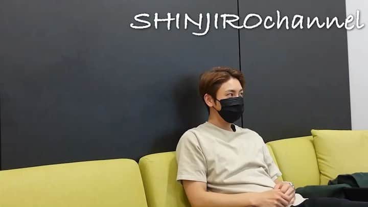 與真司郎のインスタグラム：「OPENREC  SHINJIROchannel更新しました✨  「今日は、打ち合わせdayでしたー！」 (21:00〜公開予定)  ぜひチェックしてください👍  #與真司郎 #SHINJIROATAE #カトシバメセン #いじってすみません笑」