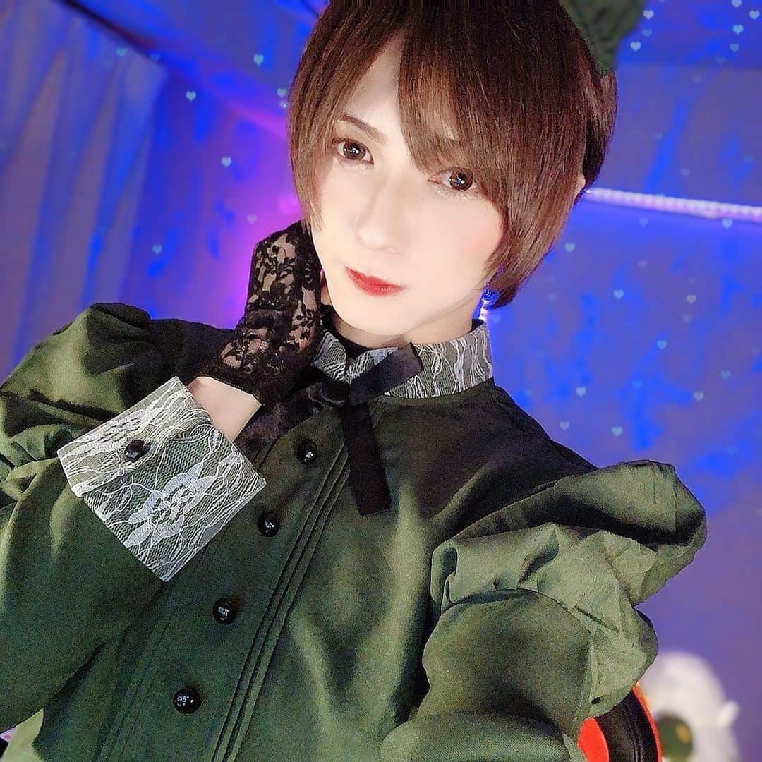 宮崎湧（なのっくす。）のインスタグラム：「１週間遅れのお家Halloween楽しかったナ。  自己流メイクだったが何とか完成してよかった...🎃 なのラボの民直伝ｵﾇﾇﾒメイク道具たくさん教えてくれてありがとう。  心強かったし、あれを毎日やる姫君の凄みを 改めて知れた..リスペクト  皆んなが送ってくれたスクショを添えテ👋  #なの美ビューティーラボ」
