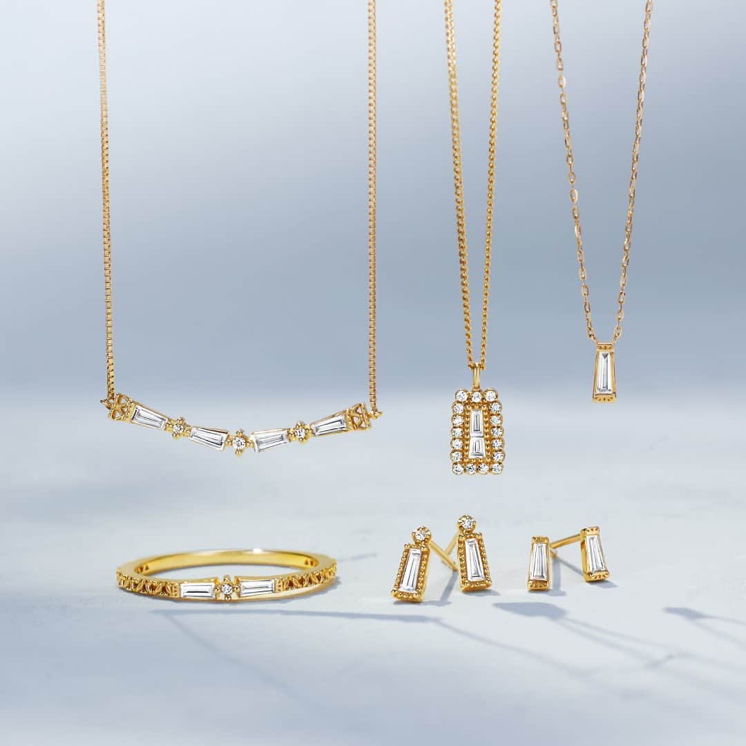 ageteさんのインスタグラム写真 - (ageteInstagram)「【2021 Winter Collection】 存在感のあるテーパーバゲットカットダイヤモンドの シャープな輝きが主役。 力強いその輝きがあなたの自信に。  #agete #jewelry #accessory #diamond #ring #necklace #piercedearrings #wintercollection #アガット #ジュエリー #アクセサリー #テーパーバゲットカットダイヤモンド #リング #ネックレス #ピアス #ダイヤモンド #新作」11月11日 21時11分 - agete_official