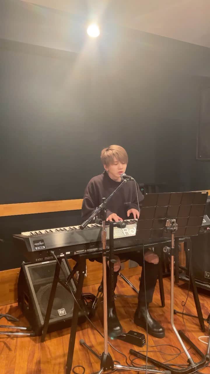 花村想太のインスタグラム：「#ベストヒット歌謡祭 2021 を観てくださり、ありがとうございました！^_^  今宵の月のように / #エレファントカシマシ @miyamoto_doppo を歌ってみた！  #CITRUS #Da_iCE #Natural_Lag #UPSTART #花村想太  #ベストヒット歌謡祭2021  #歌ってみた #カバー」