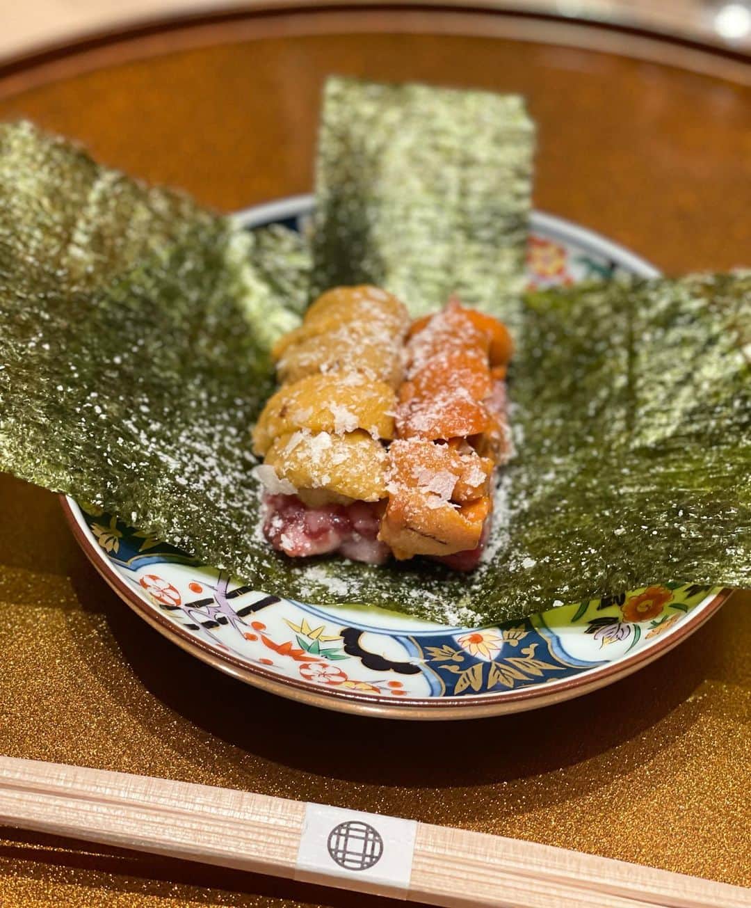 ゆうめろさんのインスタグラム写真 - (ゆうめろInstagram)「大好きな焼肉屋さん🐮💕 ちかみつ ( @ginza_chikamitsu_6 )さんに行ってきたよ ･ 前回とはまた少し違う工夫を加えてもらった コース料理を頂いたよ！ ･ 頂いたメニュー🥓❤️ ･ ウニトロドック ヒレ寿司 季節のせりながし (トリュフ乗せ) 焼肉4種類(タン、トウガラシ、ヒレ、ハラミ) 和牛だしとコンソメスープ カツサンド トリュフ乗せ シャトーブリアン 六丁飯 最中 ･ キャビア、フォアグラ、トリュフの三大珍味を堪能した🥺❤️ 焼肉はどれも口の中でとろけちゃうくらい柔らかかった！ 今回もすごく美味しかったです😭💕 お店の方々のパフォーマンスも素敵でした✨！！！ また行きます(*´﹃｀*) ･ 📍  東京都中央区銀座6-13-16 ヒューリック銀座ウォールビル 1F ･ #銀座ちかみつ六丁目  #ちかみつ  #銀座グルメ」11月11日 21時59分 - yk.o0