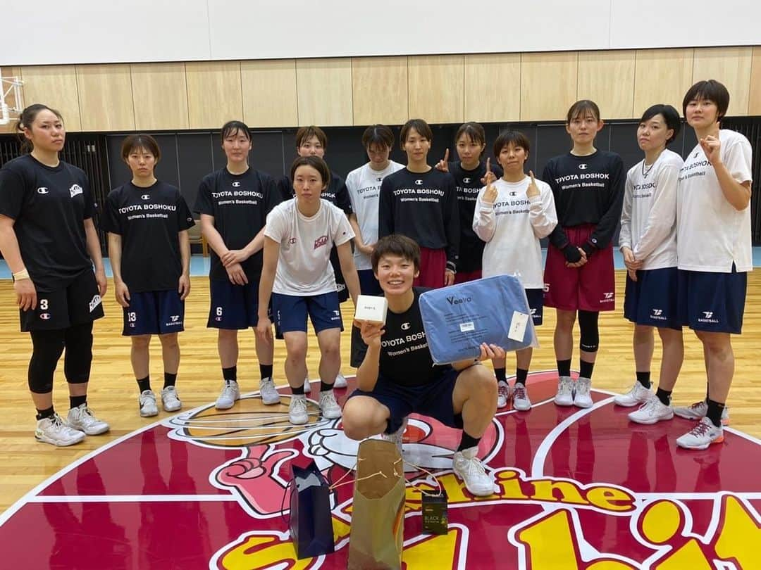 藤堂なな子さんのインスタグラム写真 - (藤堂なな子Instagram)「ポッキーの日！！ と、はつさんの誕生日🎂  はつさんの誕生日はまともな写真ありません。 それより私はこうさんのポーズが気になって仕方ありません。 何してるんですか？笑 @kaana_417   #先輩何してるんですかシリーズ #あ、 #はつさんお誕生日おめでとうございます😊 #ポッキーよりトッポ派」11月11日 22時10分 - todonanako