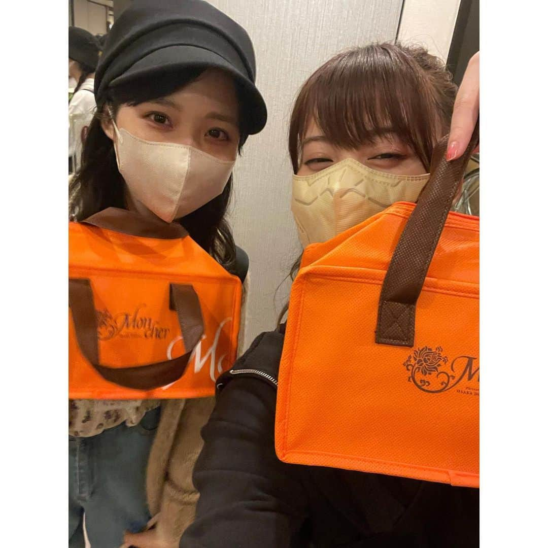 岡部麟さんのインスタグラム写真 - (岡部麟Instagram)「📷✨  #根も葉もrumor  #akb48 #ベストヒット歌謡祭  #ポッキーの日 #堂島ロール   大阪良いところ〜 デザートが美味しいところ〜 りくろーおじさんリベンジ...🧀 写真盛りだくさん」11月11日 22時28分 - beristagram_1107