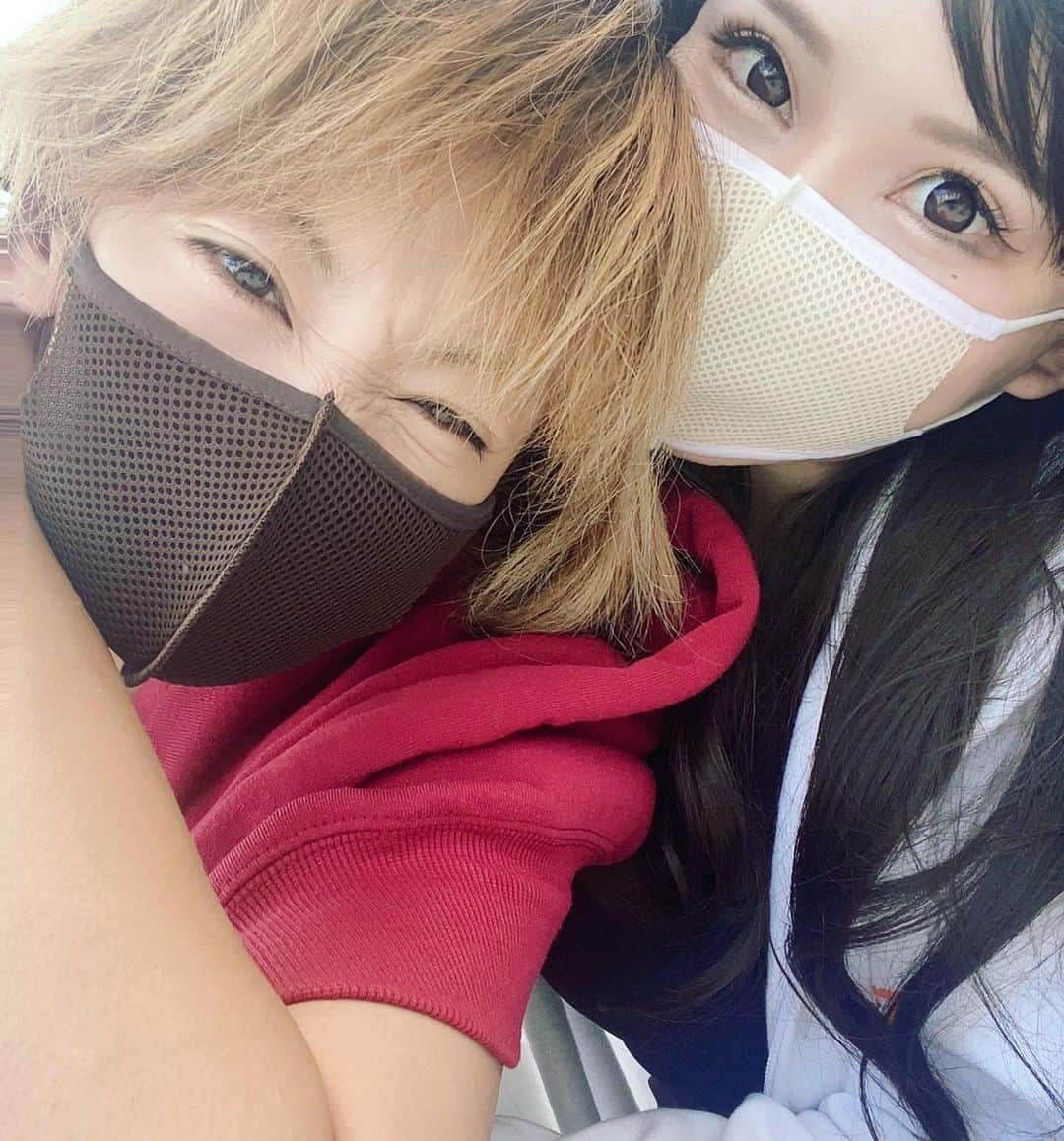 西山茉希さんのインスタグラム写真 - (西山茉希Instagram)「@zone.official   隣の姫猿さんからトレーニング中にとオススメされたスポーツマスクは、 私のデイリーマスクと化しています。  #スポーツマスク #三層特殊メッシュ #七色カラーバリエ #zoneマスク #呼吸しやすすぎマスク  今日はネイビーおろしてみよと 🎶😷🎶  金曜日が来てくれた。 幸あれ🌈☀️🌈  #ぐんもです」11月12日 8時51分 - maki.nshiyama50