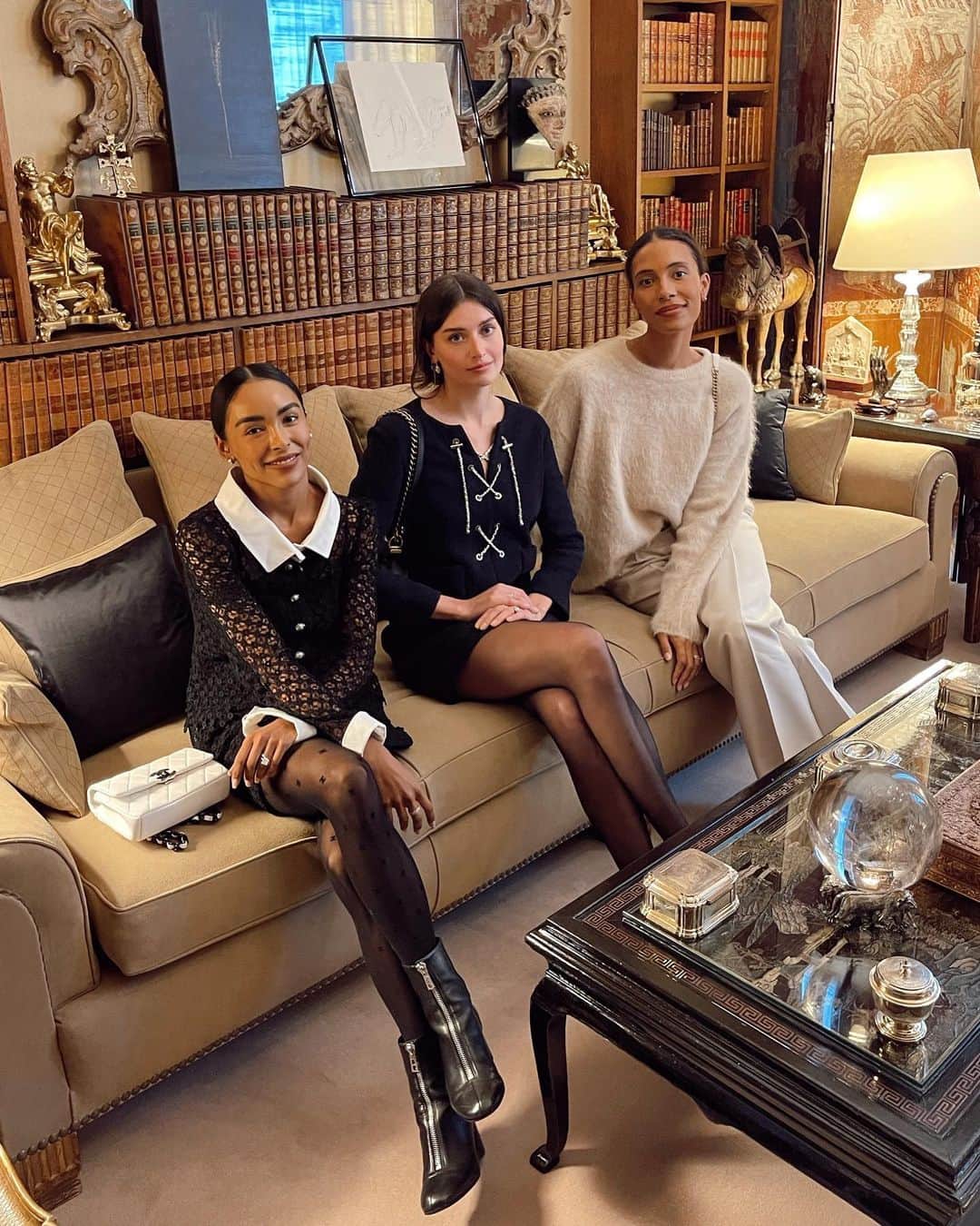 ジェシカ・ジェーン・クレメントのインスタグラム：「Beyond honored to experience Coco Chanel’s apartment with @welovecoco and these truly beautiful souls.」