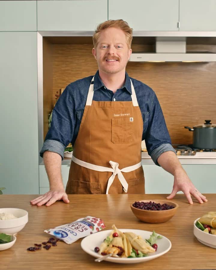 のインスタグラム：「Made with @OceanSprayInc Craisins® Dried Cranberries, a lil’ spice and a whole lot of love, my flavorful tamale recipe is sure to be a huge hosting hit. These unexpected ingredients are deliciously #BetterTogether #ad」