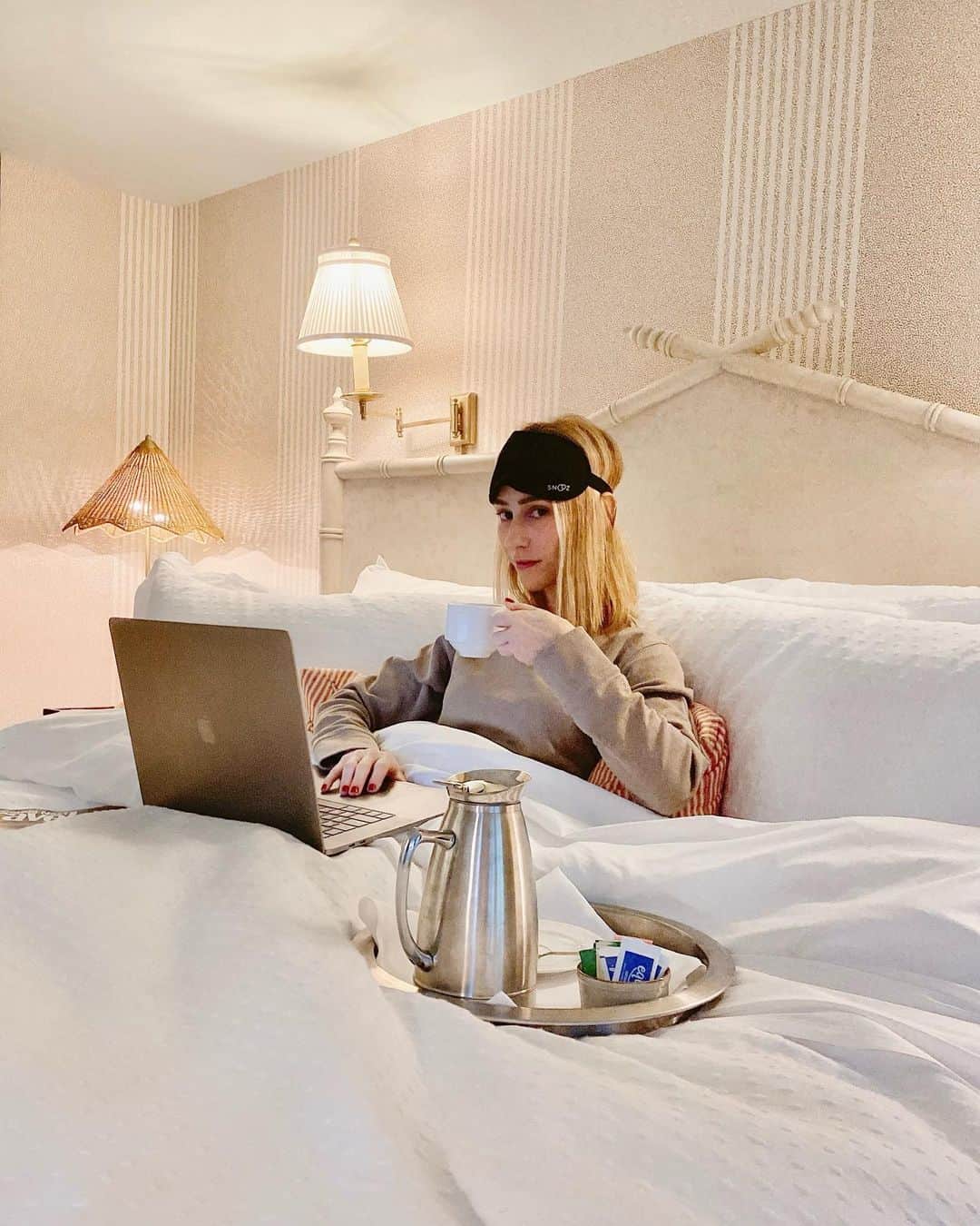 Ashley Avignoneのインスタグラム：「No Bones Day with @verishop @welltraveledclub @mayflowerauberge   #singlesday #discoveredatverishop #welltravelled #alwaysauberge」