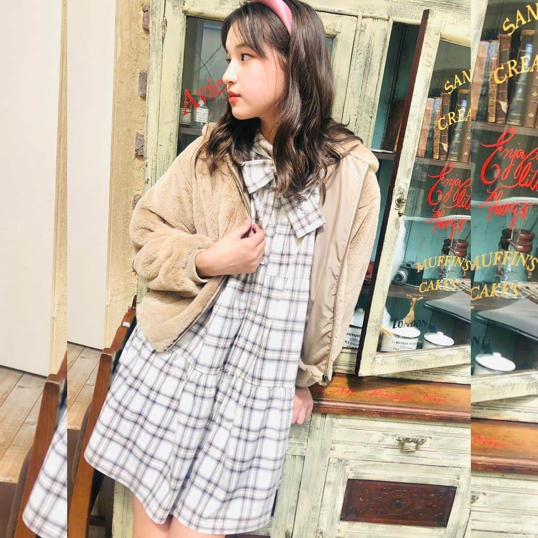 ニコ☆プチのインスタグラム：「🪞🩰  おとなまりあ🥰🥰 12月号でもうそうブランドプロデュースしてくれてるよ❤︎  まりあのプチ㋲ブログに裏話がたくさん☁️！ そちらもぜひチェックしてみてね🥳✨  #浦田聖愛」