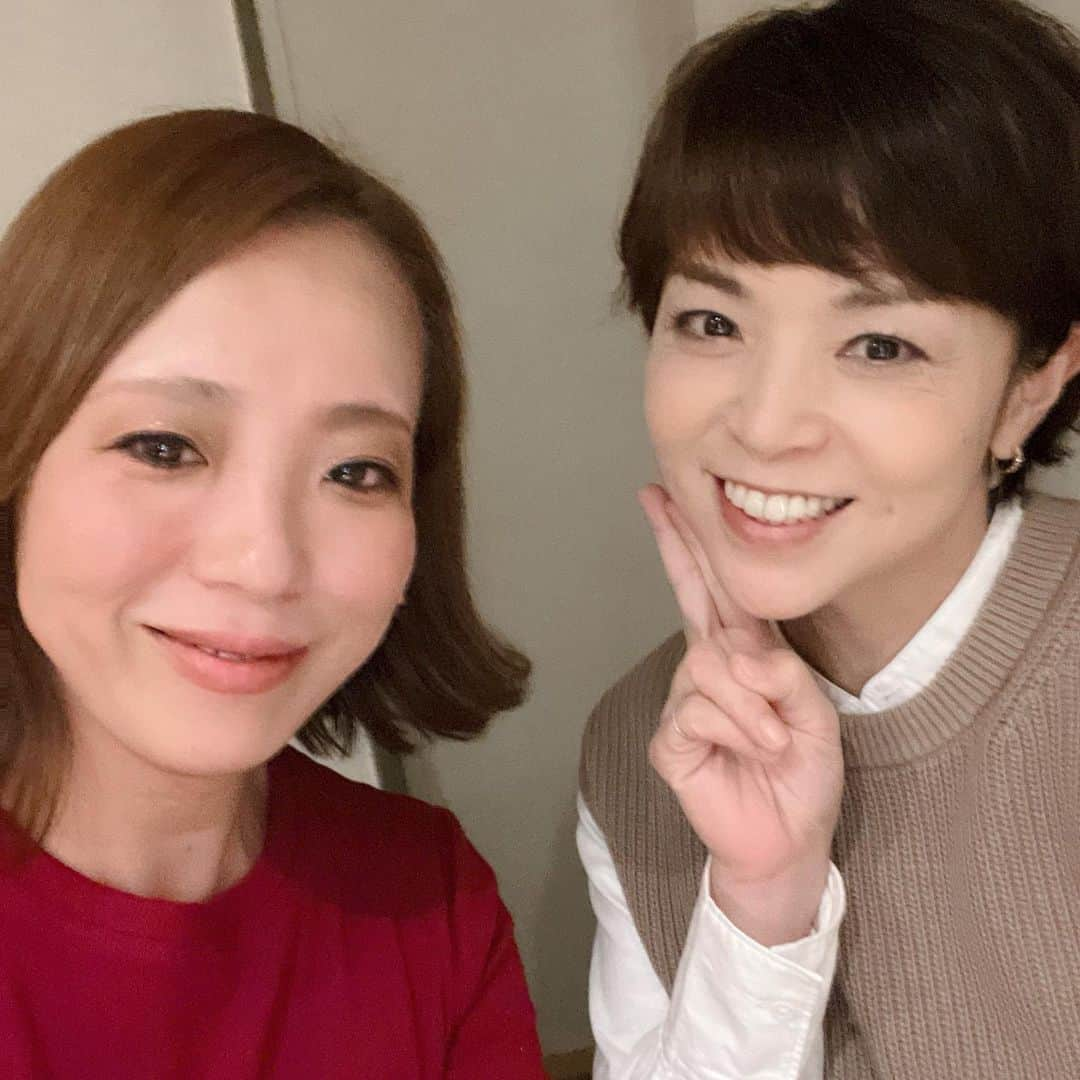 石原詢子さんのインスタグラム写真 - (石原詢子Instagram)「東子さんとの楽しいディナー 久しぶりの食事で会話が弾みました♡  #古内東子 さん #楽しいディナー #話が弾む #グルメ #気が合う #和食とイタリアンの融合 #美味しいご飯 #シンガーソングライター #ただそばにいてくれて #石原詢子 #楽しい時間」11月12日 13時06分 - junko_ishihara.official