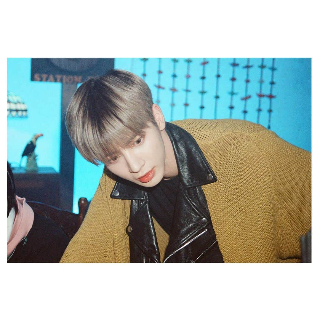 Tomorrow X Togetherさんのインスタグラム写真 - (Tomorrow X TogetherInstagram)「TOMORROW X TOGETHER rec. #TXTrec @ 'Frost' MV #태현 #TAEHYUN ⠀ #투모로우바이투게더 #TXT #SOOBIN #YEONJUN #BEOMGYU #HUENINGKAI #수빈 #연준 #범규 #휴닝카이 #TOMORROW_X_TOGETHER #TXT_Frost」11月12日 19時02分 - txt_bighit