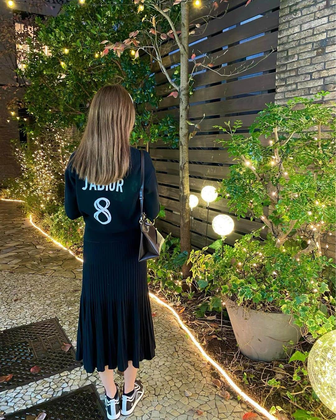 南杏奈のインスタグラム：「イルミネーションの時期🎄✨🎁  #dior #diorlover #illumination #japanesegirl #photo_jpn #japan_of_insta」