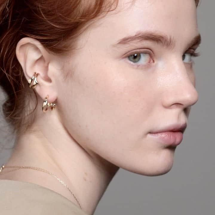 Hirotaka Jewelryのインスタグラム：「We are excited to share the new 18K“Totem” and “Cascade” collections debuting at the grand opening of the Hirotaka Kobe Flagship Store.  Also available on the official online store hiro-taka.com #hirotakajewelry」