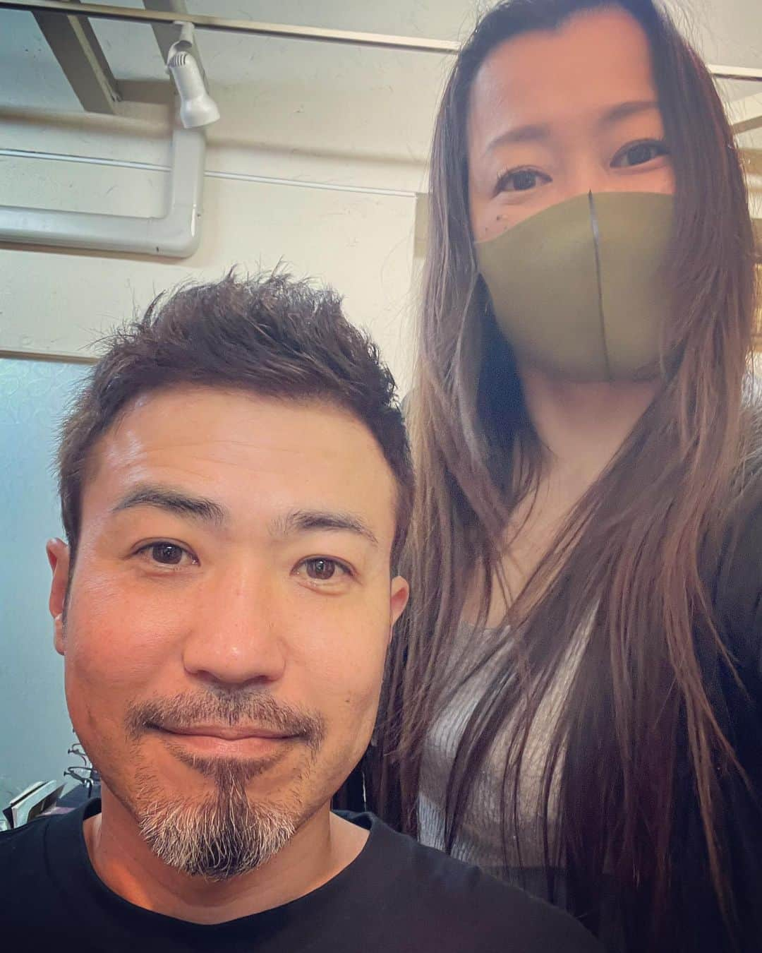 杉本知香さんのインスタグラム写真 - (杉本知香Instagram)「フォレスト名物。珍しい3ショット😆😆😆 どりあんず 平井くん セブンbyセブン 享奈緒くん ゆったり感 江崎くん 3人集まると、どーでもいい会話してても わいわい楽しー🤣  #中目黒美容室#珍しい3ショット  #どりあんず平井 #どりあんず #セブンbyセブン享奈緒 #セブンbyセブン #ゆったり感江崎 #江凸崎馬門 #ゆったり感」11月12日 20時19分 - sugimotoc