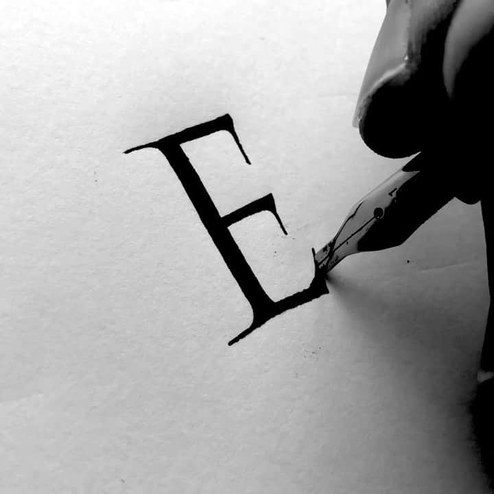 Seb Lesterのインスタグラム：「Experimenting with a longer format for this series. The letters 'E' & ''F' Through History.  E: Rustic Capital, 1st Century — Roman Capital, 2nd Century — Uncial, 6th Century — Textura Script, 15th Century — Chancery Script, 17th Century — English Roundhand, 18th Century.   F: Rustic Capital, 1st Century — Roman Capital, 2nd Century — Uncial, 6th Century — Textura, 15th Century — Chancery Script, 17th Century — English Roundhand, 18th Century — Helvetica Bold, 20th Century.   Music is ‘Choice’ by @Borrtex  #calligraphy #lettering #romancapitals #italic #uncial #seblester」