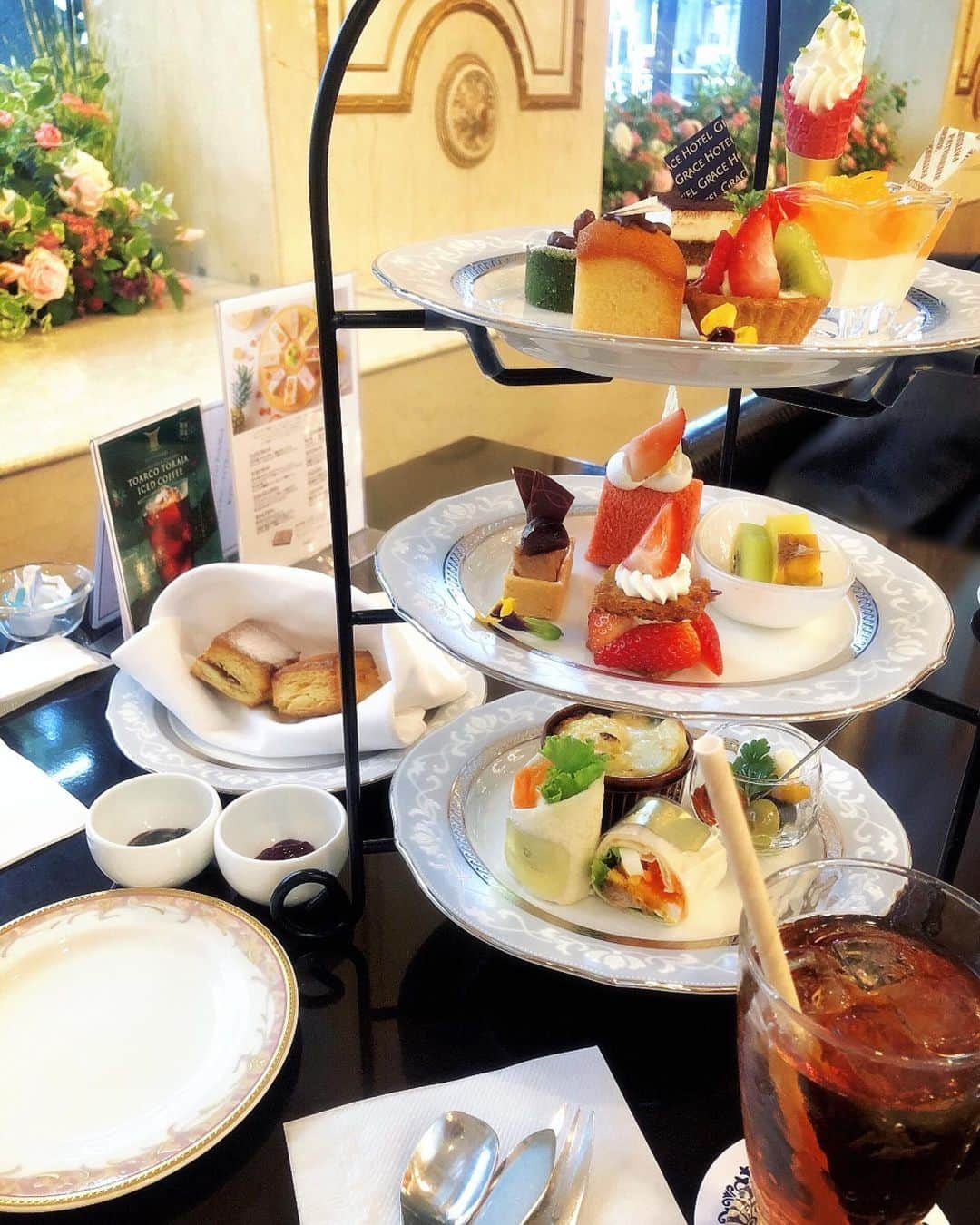 森實りこさんのインスタグラム写真 - (森實りこInstagram)「: #afternoontea   ラストはコーデ写真です☺︎︎」11月12日 21時22分 - ricozane