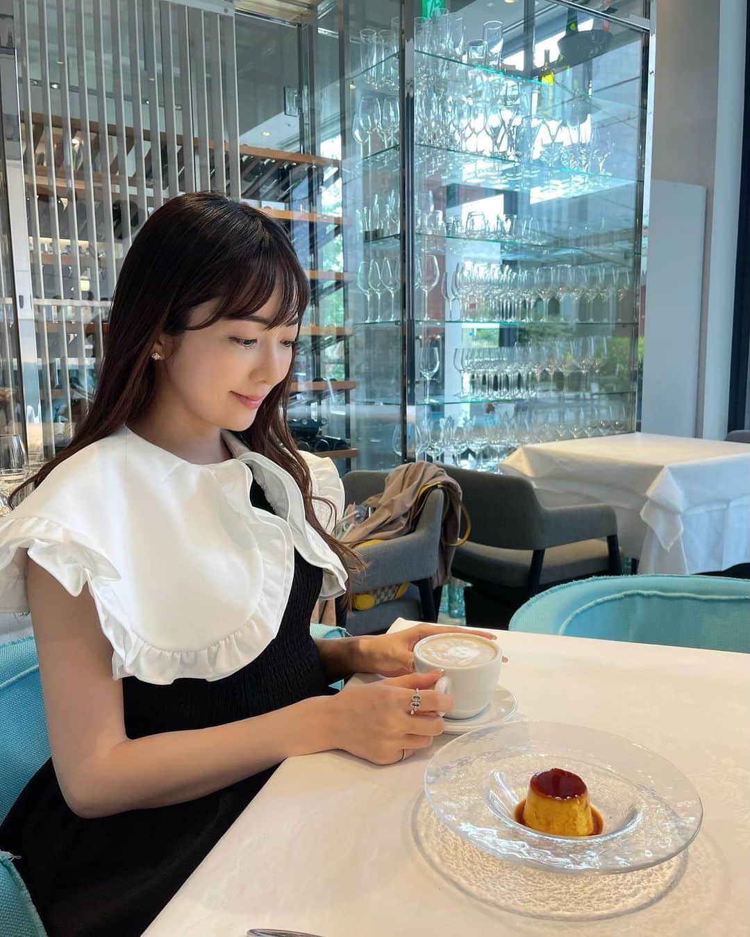 松本あゆ美のインスタグラム：「. 先月ですが、 #labrianza にランチへ🍽  名物のトリュフグラタンも美味しかったですが、 私的にデザートやお店の雰囲気も好きでした💓  #カフェラテは犬？うさぎ？ . #過去pic #六本木ヒルズ #六本木イタリアン #chesty #チェスティ #chestyワンピ  #女子アナコーデ #女子アナファッション #fashiongram  #大人可愛いコーデ #オトナ女子コーデ #30代コーデ  #お天気お姉さんの日常」