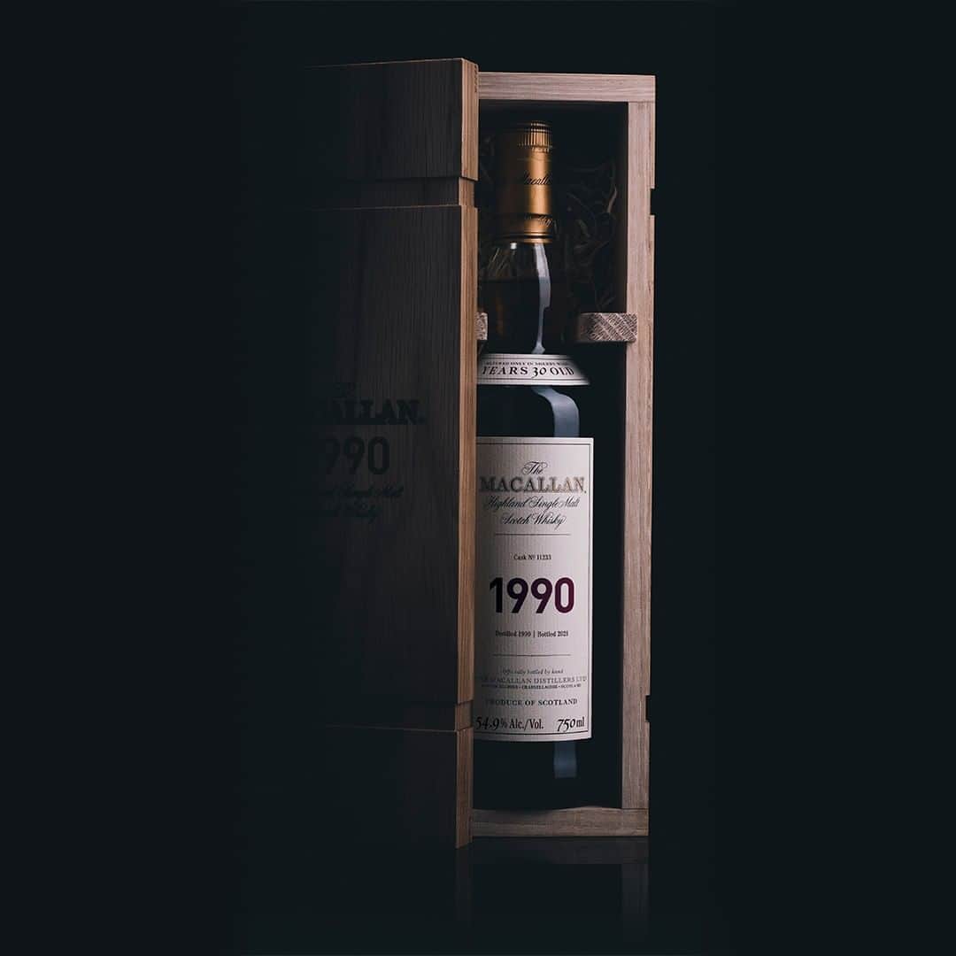 The Macallanのインスタグラム：「The Macallan Fine & Rare Collection has grown to become the largest assembly of vintage-dated, single malt whiskies in the world. Comprising 58 individual releases and currently spanning eight decades.   Dating back to the earliest expression distilled in 1926, the Fine & Rare Collection exemplifies the richness of The Macallan legacy.   Crafted without compromise. Please savour The Macallan responsibly.  #TheMacallan #FineandRare」