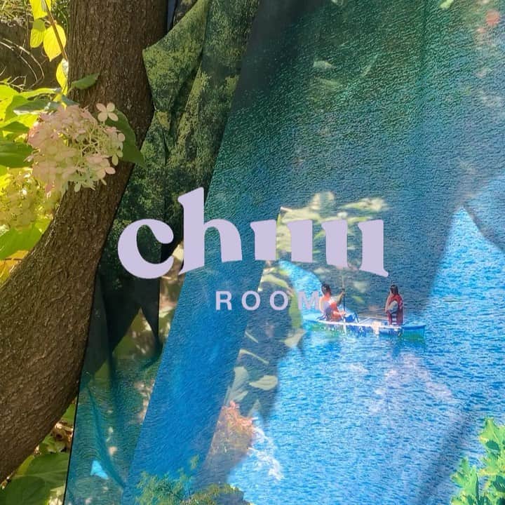 Chuuのインスタグラム：「CHUU ROOM☘️  Made By chuu(with @whatnext_so ) 다시 오지 않을 지금• 이 순간의 계절을 담습니다.  11.15(Mon) Open💕  #chuu#chuu_room #fabricposter #fabric」
