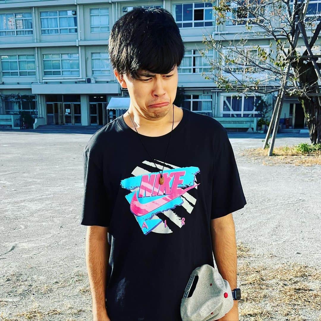 マサイのインスタグラム：「サムネで悲しい顔してって言われてこれでやったらリテイク食らった。」