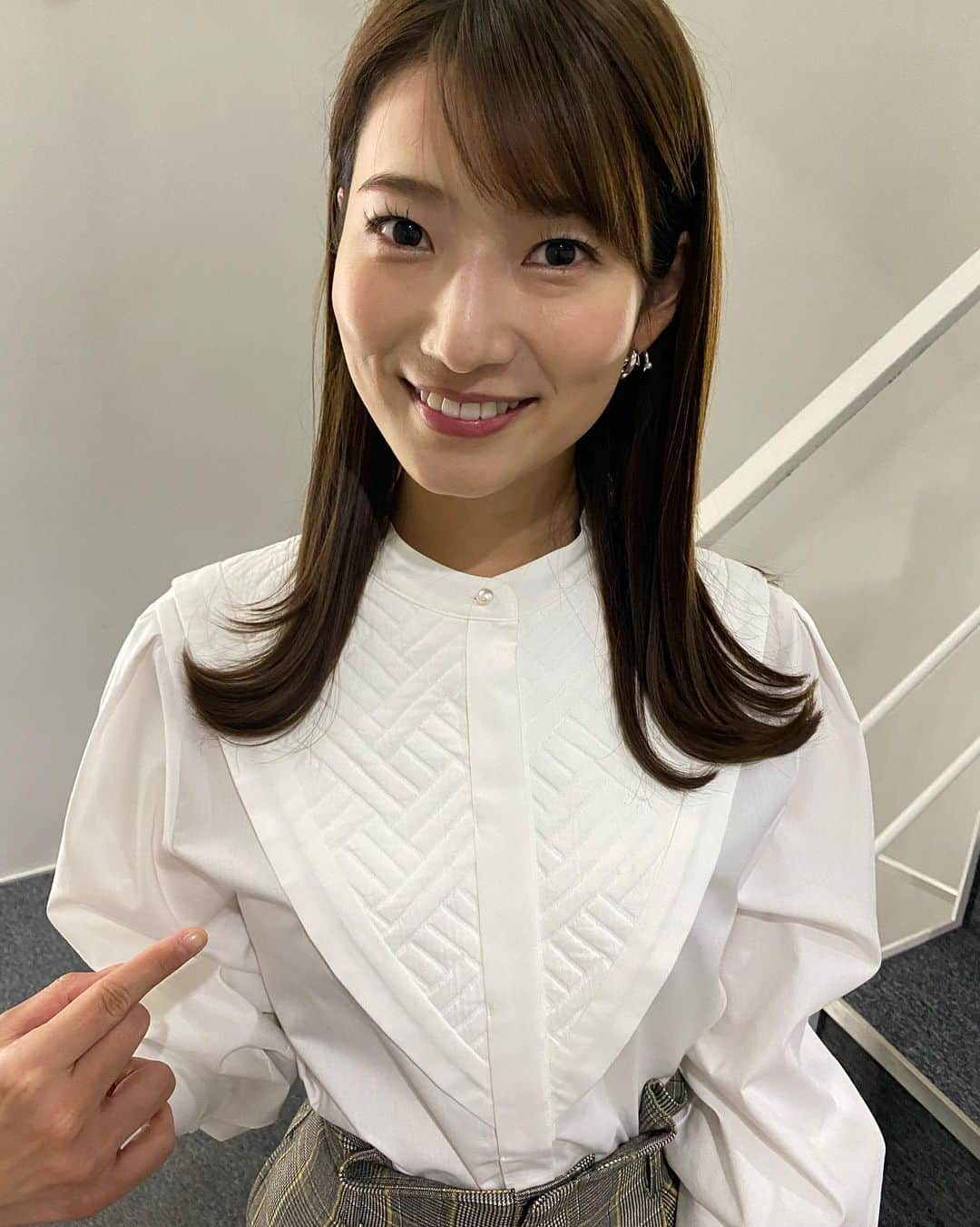 安藤萌々さんのインスタグラム写真 - (安藤萌々Instagram)「報道ステーション 11/08〜11  1.2 レイヤードトップス　#ELENDEEK 下　#LOUNIE ビアス　#ete   3.4  ピンクのセットアップ #martinique 靴　#DIANA ピアス　#grosse  5.6 タートル、スカート #ANAYI ピアス　#jouete  7.8.9 ブラウス #RAWFUDGE チェックズボン　#VIS ピアス　#JOUETE  #衣装 #秋服 #チェック #秋服 #ハイウエスト #スタイルアップ  #パンツ #プリーツスカート  #ニット #秋 #アナウンサー #ブルベ #骨格ウェーブ  #スポーツ  #テレビ #テレビ朝日 #サッカー  #野球 #クライマックスシリーズ #ファイナルステージ」11月13日 13時21分 - momo_ando_ex