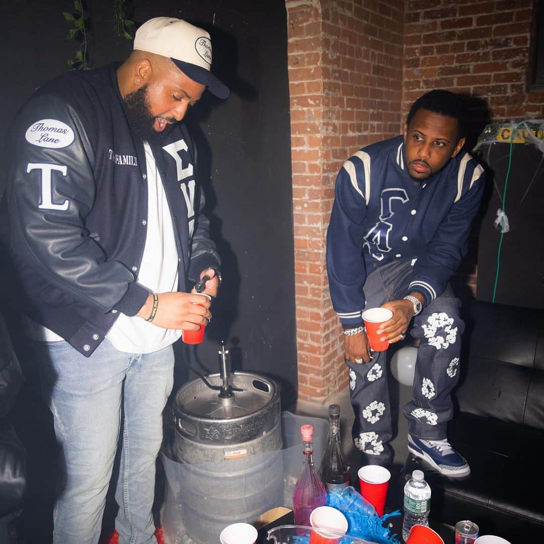ファボラスのインスタグラム：「Day Day had a Frat Party for his Bday.. full of nigga$ that never went to college.. Me.. I’m nigga$ 😩😂 @1day._ [shot by @drevinciwrks]」