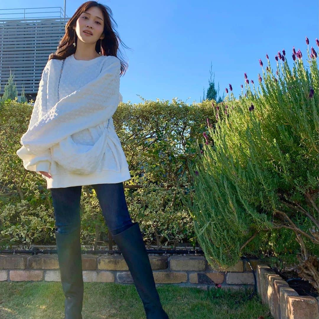 橘花凛さんのインスタグラム写真 - (橘花凛Instagram)「おはよう☺️🌸私服✨  tops @valmuer_official  bag @valmuer_official  pants @uniqlo  boots @zara   @valmuer_snap  #Valmuer #valmuer_official」11月13日 9時39分 - rintakahashi0809