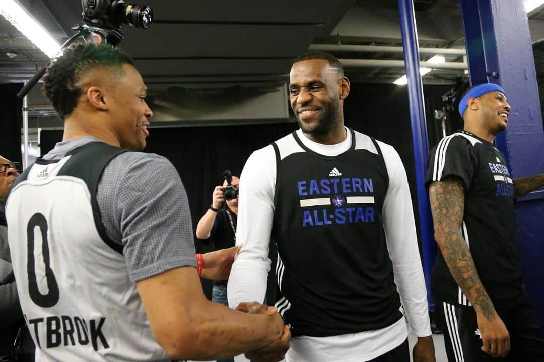 レブロン・ジェームズさんのインスタグラム写真 - (レブロン・ジェームズInstagram)「Happy Gday Brodie!!! Love. Laugh. Love. Then Laugh again!!! Love my brother! 🙏🏾✊🏾💙👑 @russwest44 .」11月13日 9時52分 - kingjames