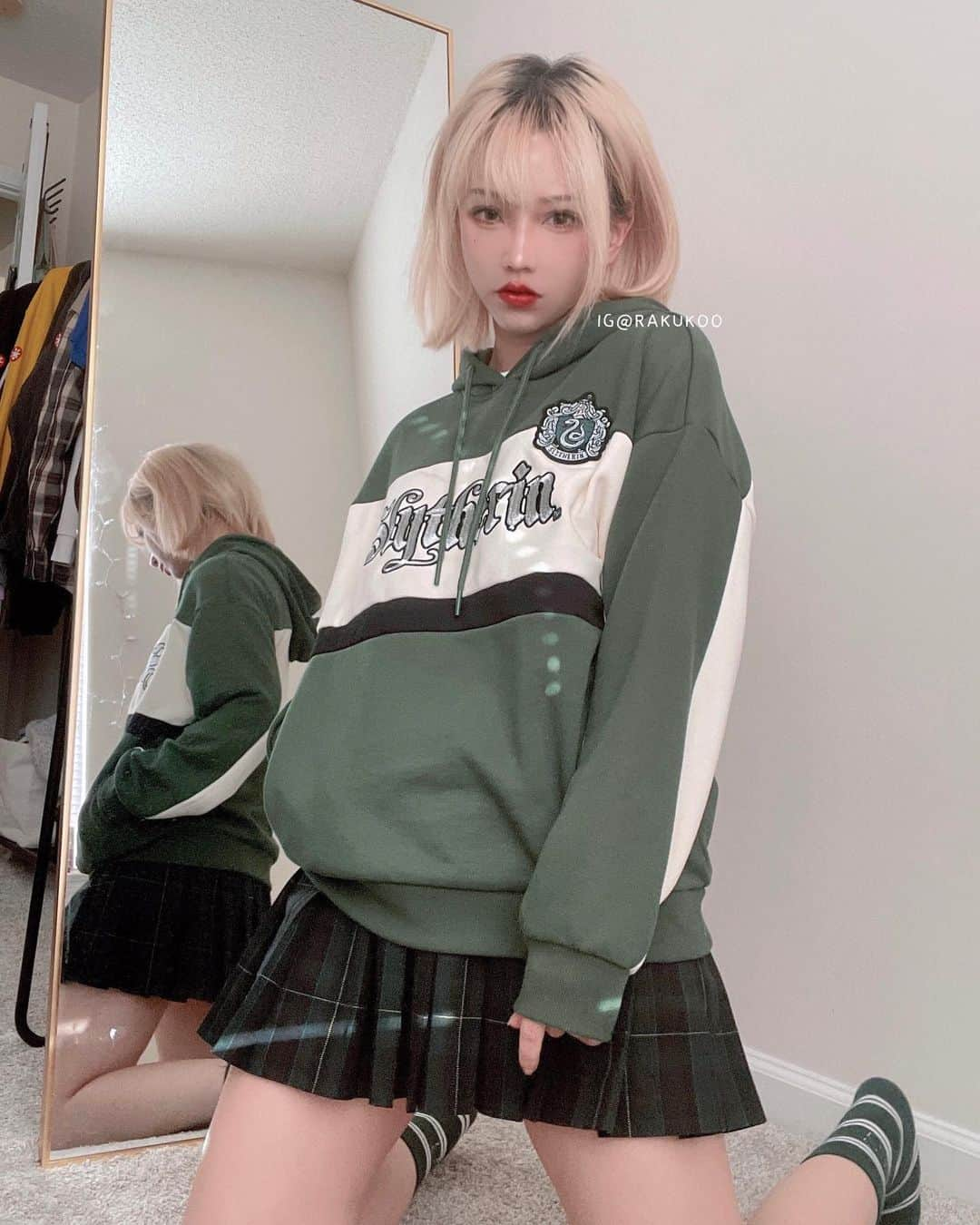 犬神洛洛子さんのインスタグラム写真 - (犬神洛洛子Instagram)「🐍Snake hoodie! #slytherin #slytherinpride #harrypotter」11月13日 11時08分 - rakukoo