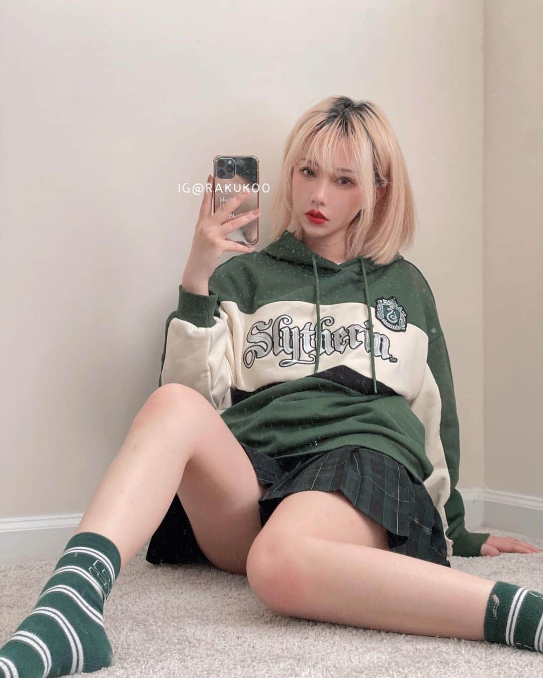犬神洛洛子のインスタグラム：「🐍Snake hoodie! #slytherin #slytherinpride #harrypotter」