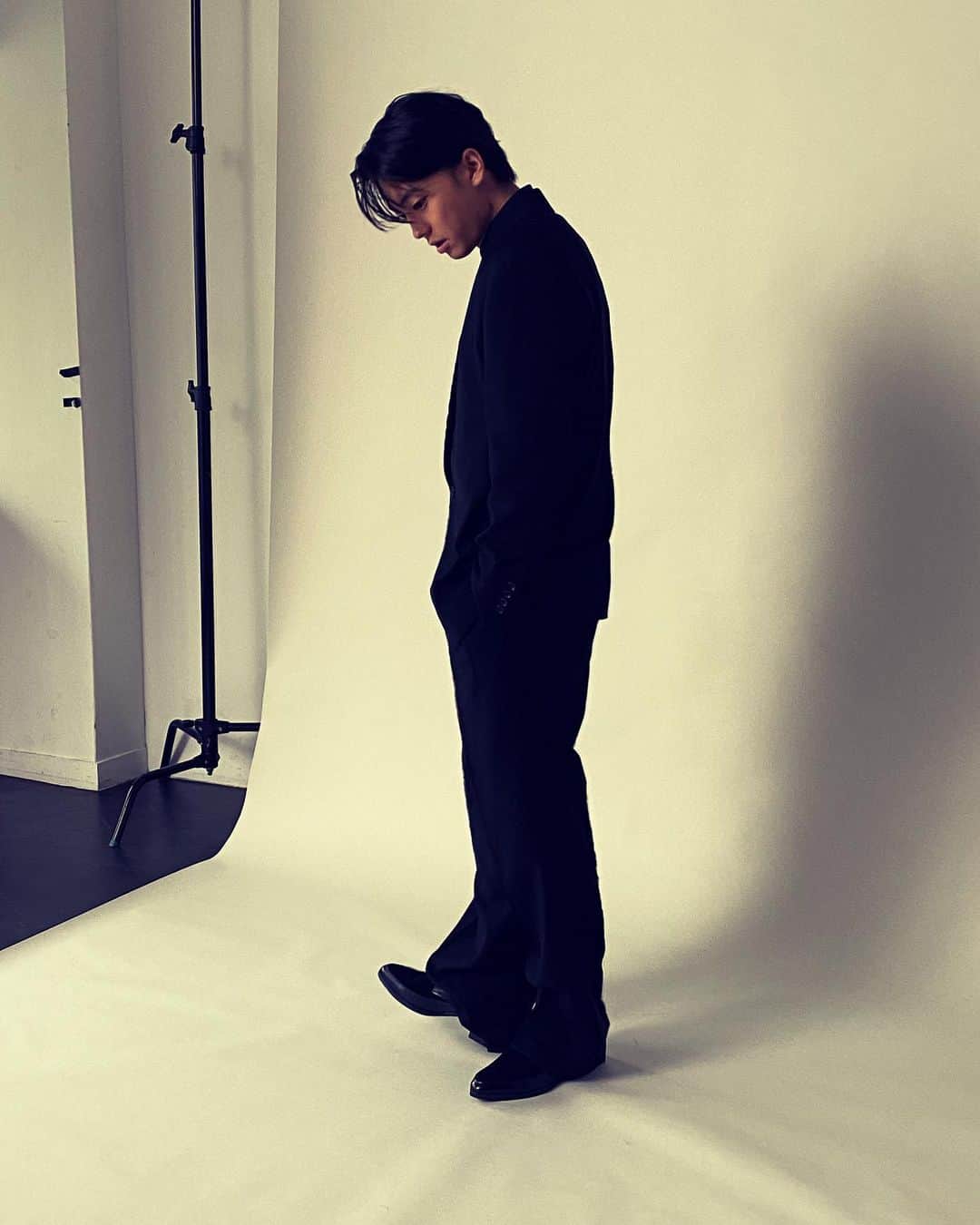 伊藤健太郎のインスタグラム：「カレンダーお楽しみに🤙  kentaro」