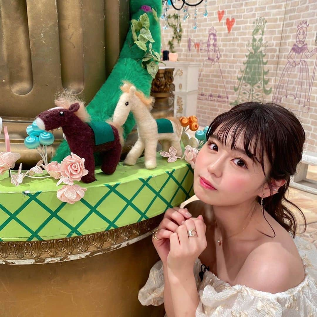 井口綾子さんのインスタグラム写真 - (井口綾子Instagram)「出演情報です🐴♡  今夜11月13日(土)25:30〜 フジテレビ『馬好王国』に出演させていただきます🐎💓  明日のエリザベス杯を予想させていただきました〜！！  久しぶりの馬好王国楽しかった〜🥺！ 色々と競馬のことを教えていただきました👶  ぜひみてください🏇！！」11月13日 21時23分 - ayako_inokuchi