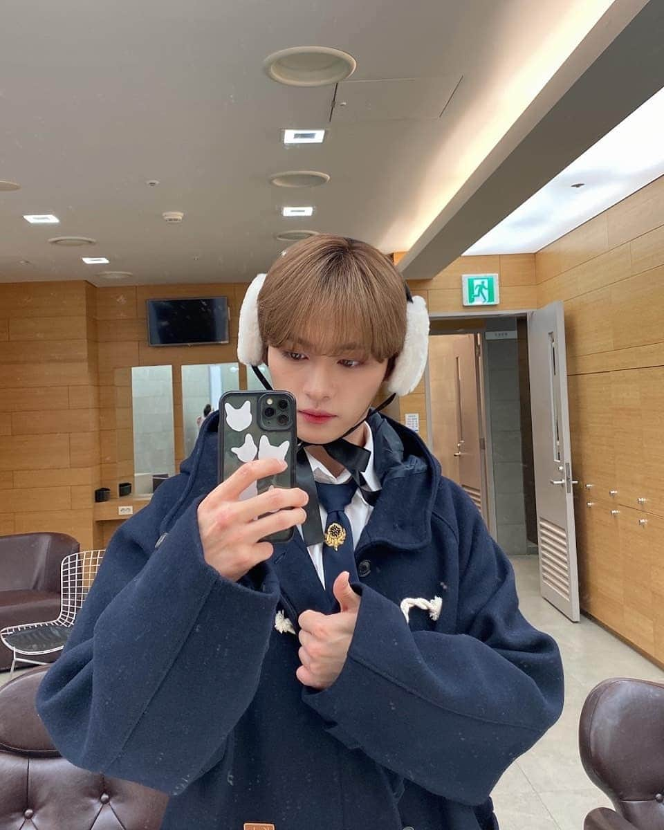 Stray Kidsさんのインスタグラム写真 - (Stray KidsInstagram)「쇼 음악중심~🤩 예에ㅔㅔㅔㅔ 오늘은 귀도리노👀 #리노는기여어 #음악중심 #우주호 #🚀」11月13日 21時46分 - realstraykids