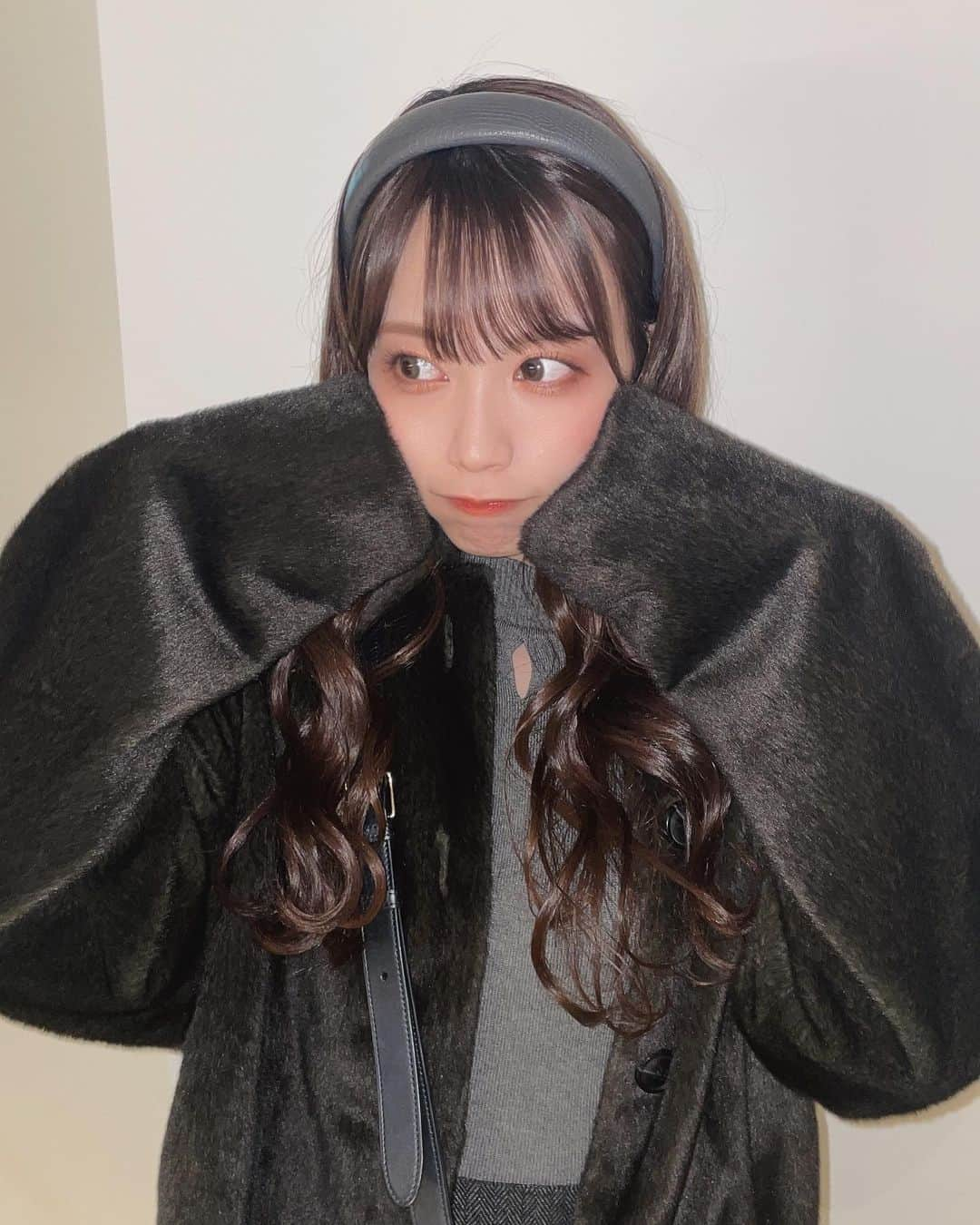 宇佐美幸乃さんのインスタグラム写真 - (宇佐美幸乃Instagram)「今年買ったアウターが当たりすぎる  coat: #jeanasis  最近ヘビロテなブランド！  #code #codenate #coat #fashion #fashionstyle #idol #アイドル　#followｍe #fff #instlike #いいね　#instamood #instapic #picture #dailylook #japanesegirl #japan」11月13日 21時48分 - usami_yukino