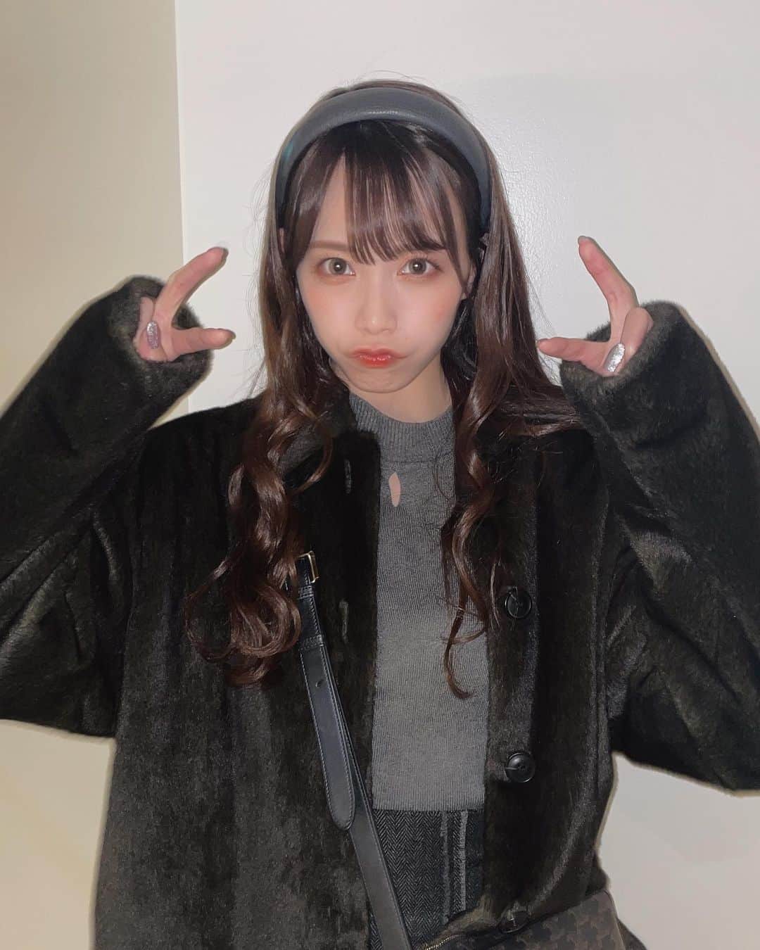 宇佐美幸乃のインスタグラム：「今年買ったアウターが当たりすぎる  coat: #jeanasis  最近ヘビロテなブランド！  #code #codenate #coat #fashion #fashionstyle #idol #アイドル　#followｍe #fff #instlike #いいね　#instamood #instapic #picture #dailylook #japanesegirl #japan」