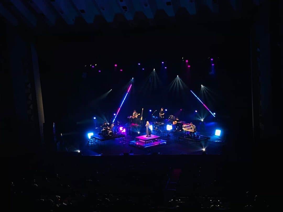 ReoNaさんのインスタグラム写真 - (ReoNaInstagram)「『ReoNa ONE-MAN Concert Tour 2021 "These Days"』 11/13 セミファイナル公演 名古屋 日本特殊陶業市民会館 フォレストホール…🍁  今年3回目の名古屋でのワンマンライブ…！ めいっぱい、ありったけ。 お歌、お楽しみいただけましたか…？ ありがとうございました…！  #Thesedays_Tour」11月13日 21時48分 - reo_peko