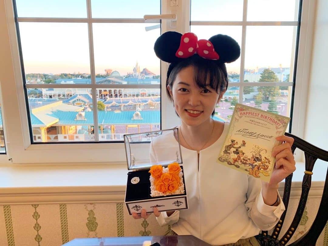 山根優衣のインスタグラム：「* 本日27歳になりました🌼 . 色々な変化があった26歳。 27歳は、健やかに穏やかに穏やかに 時々冒険もしながら 私らしく進んでいきたいと思います！ . #調子乗って耳つけましたごめんなさい  #20211113」