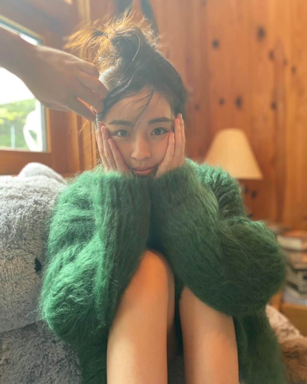 柳ゆり菜さんのインスタグラム写真 - (柳ゆり菜Instagram)「お知らせ🎈 . .  3rd写真集「女っぷり」の パネル展の開催します👏  【日時】11 月 23 日(火・祝)~ 12 月 5 日(日)迄 【場所】タワーレコード渋谷店 2 階催事スペース  写真集に入っているカットや、アザーカット、私のデジタルアート等のパネルが20点程展示されます。  発売前の23日〜開催するので、少し早めに楽しんで頂く事ができます。  お越し頂いた方、誰でも無料で楽しんで頂けるイベントです！  パネルの下にあるQRコードを読み込むと、私の音声ガイドを、お手持ちの携帯電話で聴いて頂けるみたい！！  撮影の裏話や、写真に込めた思い等をゆるーく話した内容です😂 気軽に遊びに来てください！  ちなみにパネルもご購入頂ける仕様になっております。 数量限定のレアなモノもございますので、お楽しみに🙇‍♀️  どうしたら、いつも応援してくれる皆さんに楽しんで貰えるのかと、スタッフさん達と精一杯考えて企画しました。 楽しんでもらえるかな。。  お待ちしております！  #写真集 #女っぷり #パネル展」11月13日 14時08分 - yurinayanagi__