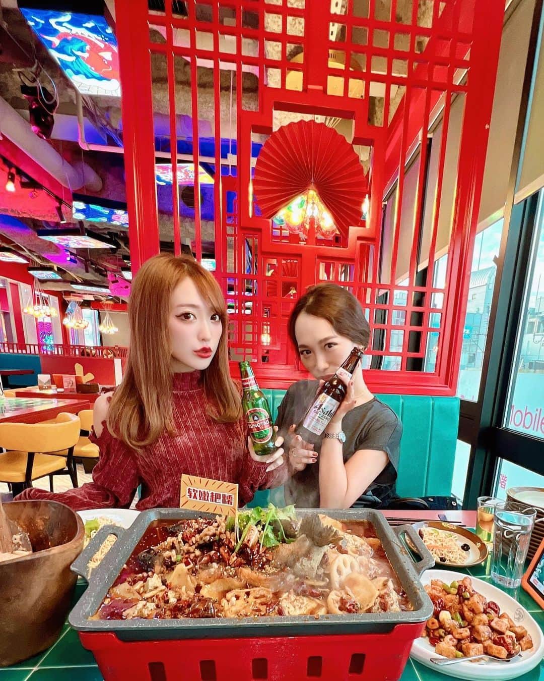 おりささんのインスタグラム写真 - (おりさInstagram)「🔥 ともこと激辛料理食べに行ってきたよ✨ 本格四川料理フルコース美味しかった🥺  上野にある【撒椒小酒館】は お店全体が映えスポットで 海外に来た気分になれた✈️ 料理もおいしくてオススメ💓  @sjxiaojiuguan ・ ・ ・ ・ #foodie#ueno#lunch#dinner#撒椒小酒館上野店 #激辛料理 #激辛グルメ #御徒町グルメ #上野ランチ #御徒町ランチ #上野タピオカ #タピオカ#ランチ#ディナー#上野ディナー#激辛#激辛好き #映えスポット#タビジョ#女子旅#台湾#中国」11月13日 17時23分 - orisa_0510