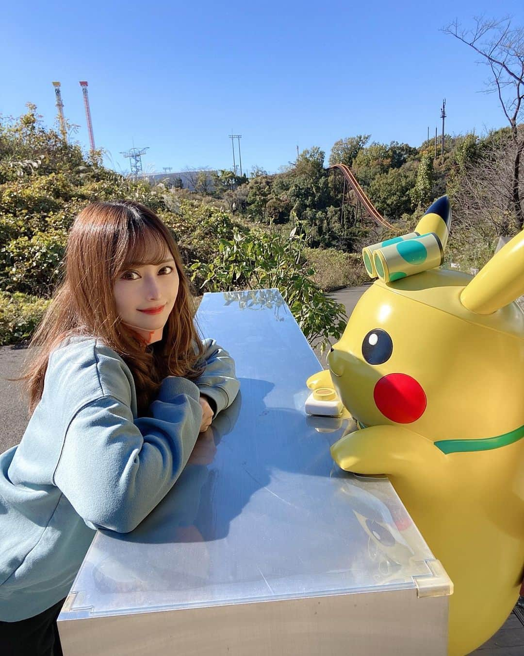 YU-RIのインスタグラム：「ポケモンを自然の中から見つける #ポケモンワンダー ❤️❤️  野生のポケモン探すってこんな感覚か。。 サトシになった気分😆💗💗 １回目じゃ全部見つけれなくて、 ２回目も行きたくなった笑笑 悔しい👋笑笑  ネタバレ禁止だから撮った画像は載せれないけど めっちゃ楽しかった💗💗 もう一回違うコースも行きたい、、、！笑笑  ついでにジェットコースターに乗って帰った🎢 毎年富士急行ってたから刺激はなかった👁笑笑  #よみうりランド#ポケモン#pokémon#pokemon#pokémongo」