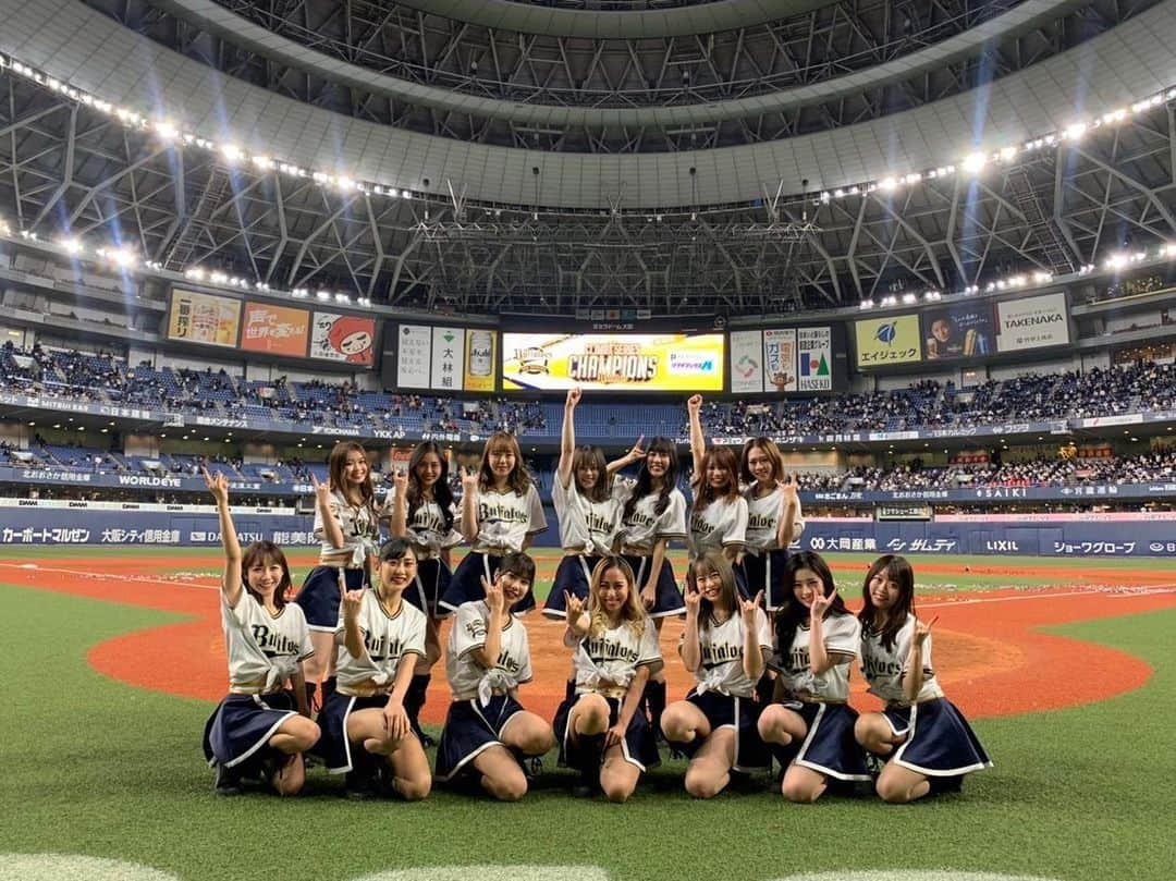 AMANEのインスタグラム：「「パーソル CS パ」優勝 「SMBC日本シリーズ2021」進出決定⚾✨  皆様熱いご声援 ありがとうございました😭  ほんとに嬉しいです  幸せ🥰🥰🥰   #オリックス #Bs2021 #BsGirls #プロ野球  #selfie  #オリックスバファローズ  #ORIX #instagram  #amane_356 #follow #일본야구 #일본 #프로야구  #세루카　#셀카  #셀스타그램 #팔로우 #일상 　#데일리룩 #셀피  #粉我 #时装 #棒球 #スポーツ  #치어리더 #NPB #fllowme #avex  #日本シリーズ2021  #日本シリーズ優勝🥇」