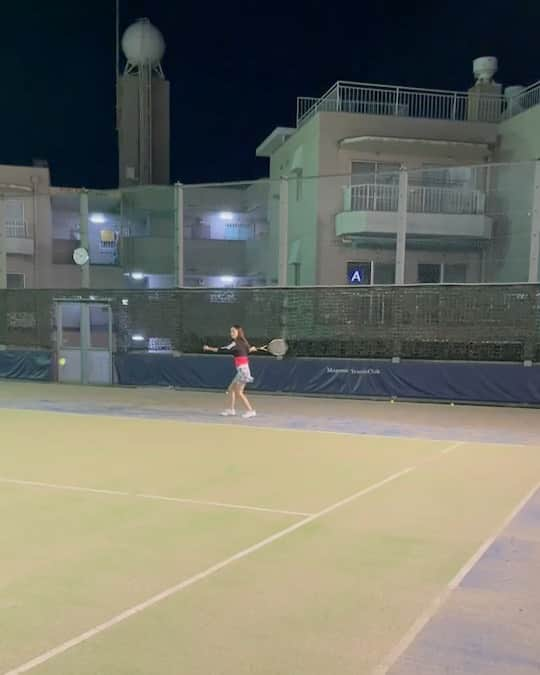 みうなのインスタグラム：「テニスの特訓してもらいました🎾  #テニス女子 #スポーツ最高👍」