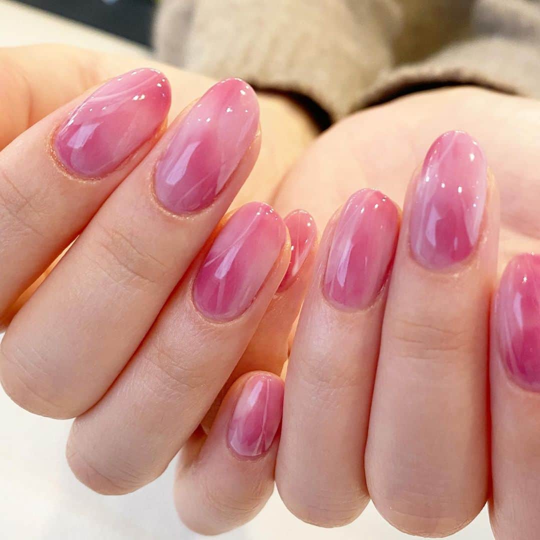 白川麻里のインスタグラム：「☆☆☆ 大人の優しいニュアンスピンク✨ . . #ジェルネイル #nails #nailart #美甲 #手繪 #指甲 #凝膠 #네일스타그램 #네일아티스트 #네일리스트 #네일아트 #네일 #beauty #instagood #kawaii #japanesenails #instanails #パラジェル #paragel #自爪育成」