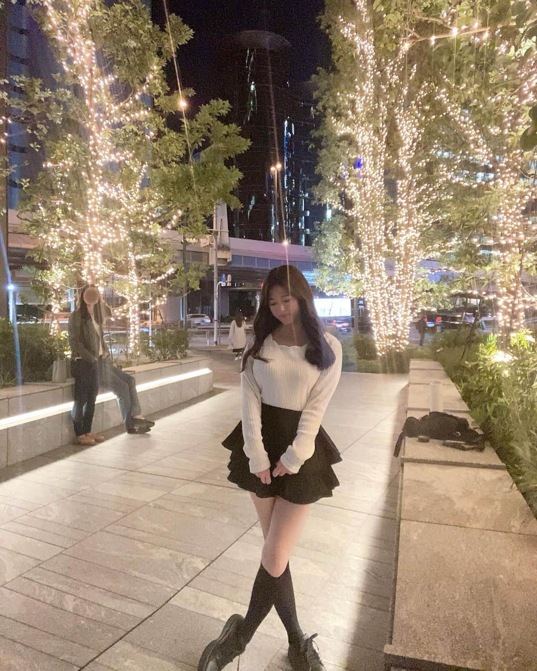 AYUNAさんのインスタグラム写真 - (AYUNAInstagram)「今年初のキラキラ✨ そろそろぼちぼちイルミネーションの時期ですね😌✨🧚‍♀️✨🌜  #渋谷#イルミネーション#渋谷イルミネーション#ミニスカ#ミニスカート」11月13日 20時53分 - ayuna_0404