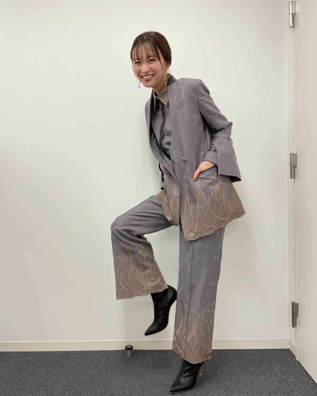 岡崎紗絵さんのインスタグラム写真 - (岡崎紗絵Instagram)「衣装続き🙌 衣装もメイクも素敵でした〜！  #シノノメ色の週末 #トークイベントにて」11月13日 20時58分 - sae_okazaki