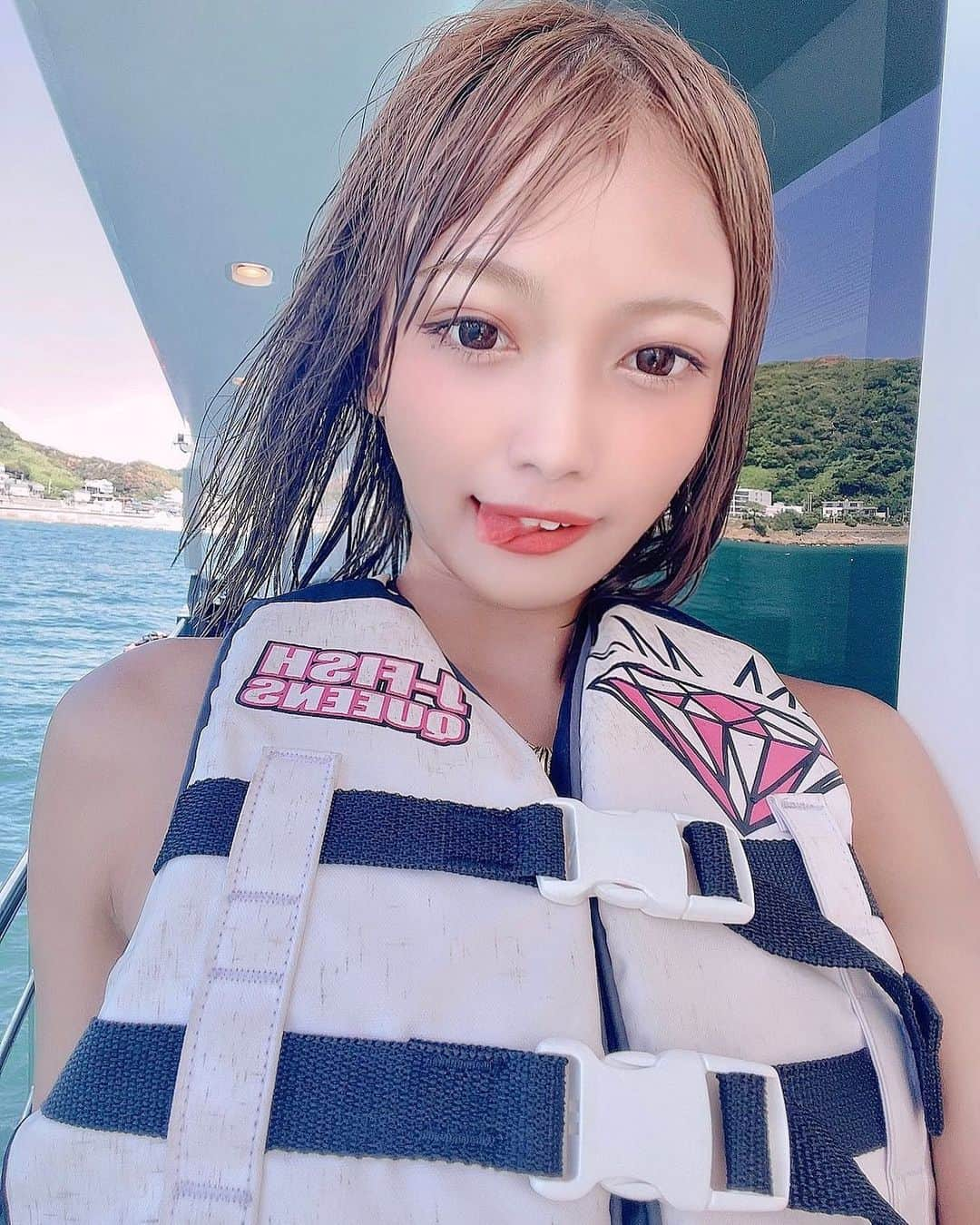 中原鈴奈さんのインスタグラム写真 - (中原鈴奈Instagram)「海にダイブした後🐳🐬🌊💙 ・ ・ ・ マリンスポーツはしゃぎすぎて日焼けと筋肉痛で数日は動けなかったな〜🏄🏼‍♀️💦 ・ ・ ・  #水着#海 #マリンスポーツ#アクティブ #ショートボブ #過去pic   #bikini##summer #sea #selfie#likes4like #l4l #followｍe#좋아요반사 #좋아요반사#바다 #일본#수영복」11月13日 21時12分 - rinrin1228_