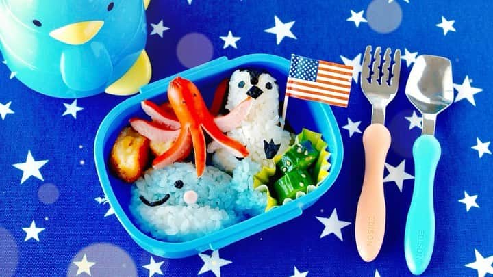 のインスタグラム：「Aquarium Field Trip Bento Lunch Box 🐙🐧🐳 go to my highlighted stories to view the video @ochikeron   #bento #aquarium #fieldtrip #幼稚園弁当 #遠足弁当」