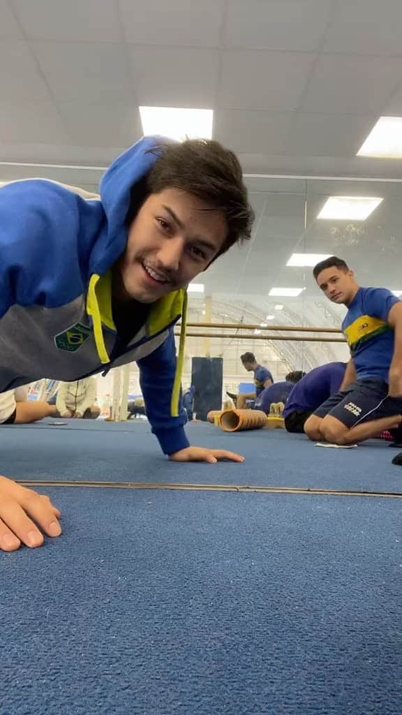 アルトゥール・オヤカワ・マリアノのインスタグラム：「Handstand Test challenge @dig_speranza  #handstand #challenge #quemfaz?」