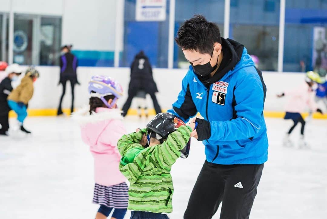 村上大介さんのインスタグラム写真 - (村上大介Instagram)「Skate with Daisuke 4年ぶりに金髪をカットしました!!! そして、多くの人にとって大変な2年でしたが、80人以上で初めてのイベントをプロデュースできて嬉しかったです！  #村上大介 #skatewithdaisuke #フィギアスケート」11月14日 16時21分 - diceskates